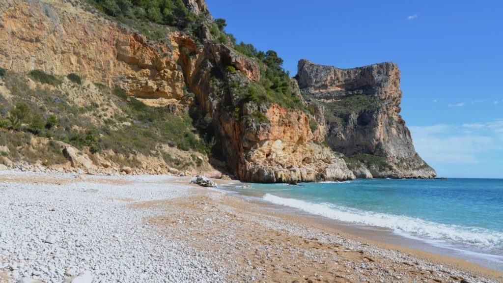 Las mejores calas de la Comunidad Valenciana para unas vacaciones perfectas 76 La cala más visitada de la Comunidad Valenciana