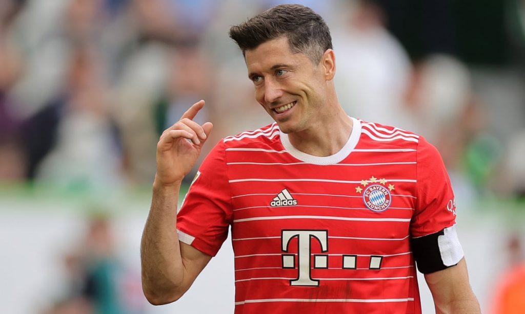 A Lewandowski lo presionan mucho por Benzema