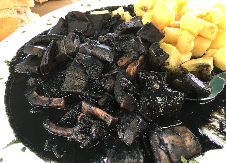 Calamares en su tinta: los pasos que debes dar para que no sea incomible