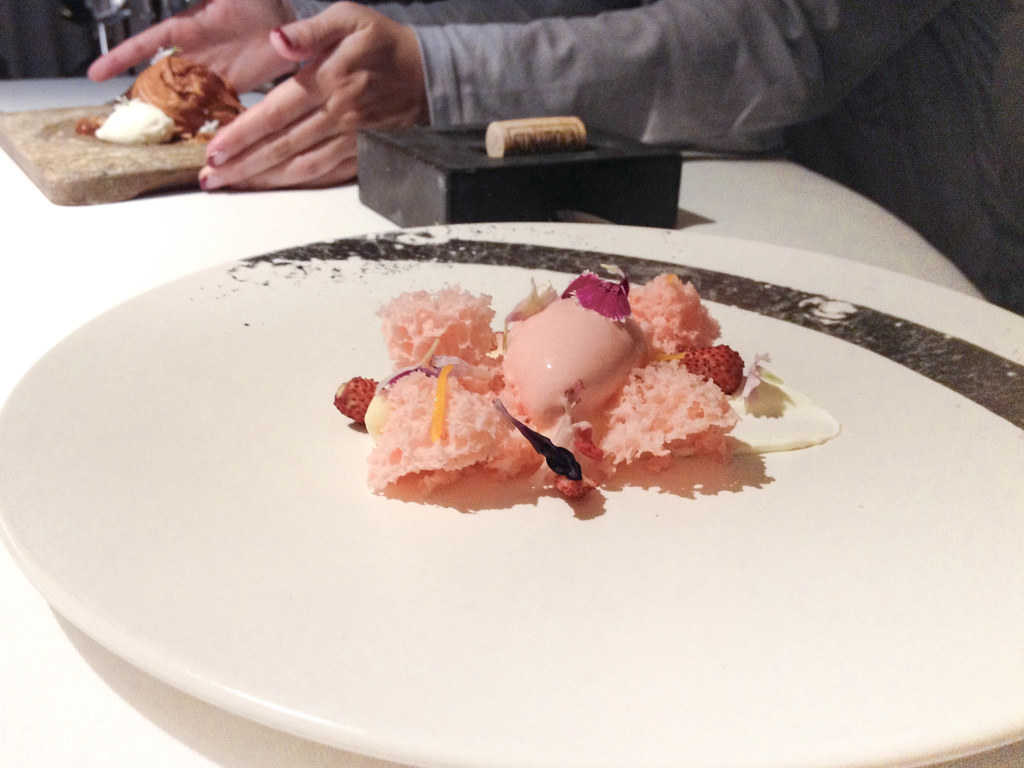 Cómo se hace el postre Pantera rosa de Jordi Cruz