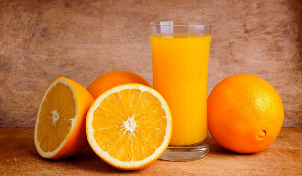 Cuánto zumo de naranja se puede tomar a la semana 73 Primer mito: el zumo de naranja hace que engordes