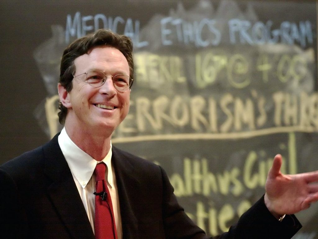 ¿Quién fue Michael Crichton el creador de urgencias?