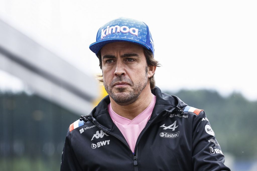 Esta es la persona que no deja 'ganar' a Fernando Alonso en Alpine 3 El Team Alpine no está conforme