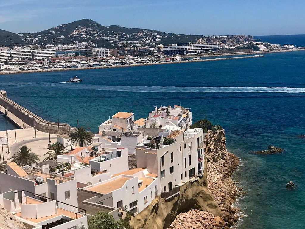 Una ciudad como Ibiza y ese dote de monumento 