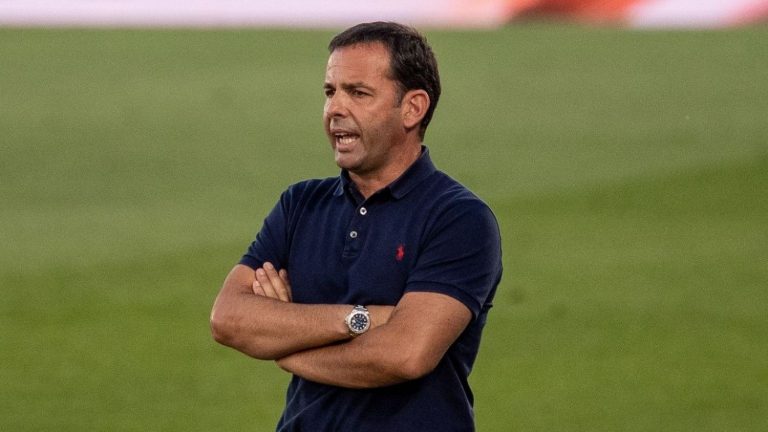 Javi Calleja puede acabar… ¡en el Sporting!