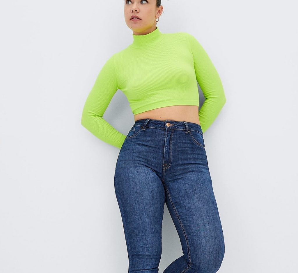 Los jeans de talla única de Stradivarius son lo más de estas rebajas 