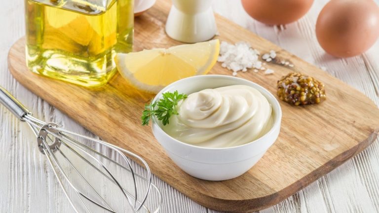 Los motivos por los que se te corta la mayonesa