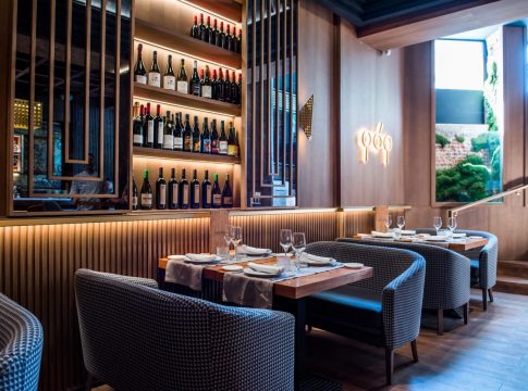 Mesas con bodega abierta, Colósimo