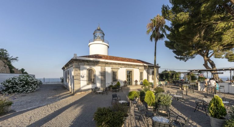 Far Nomo presenta su carta de verano