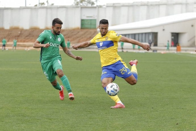 Óscar Gluh, un diamante que puede cobrar vida en España 