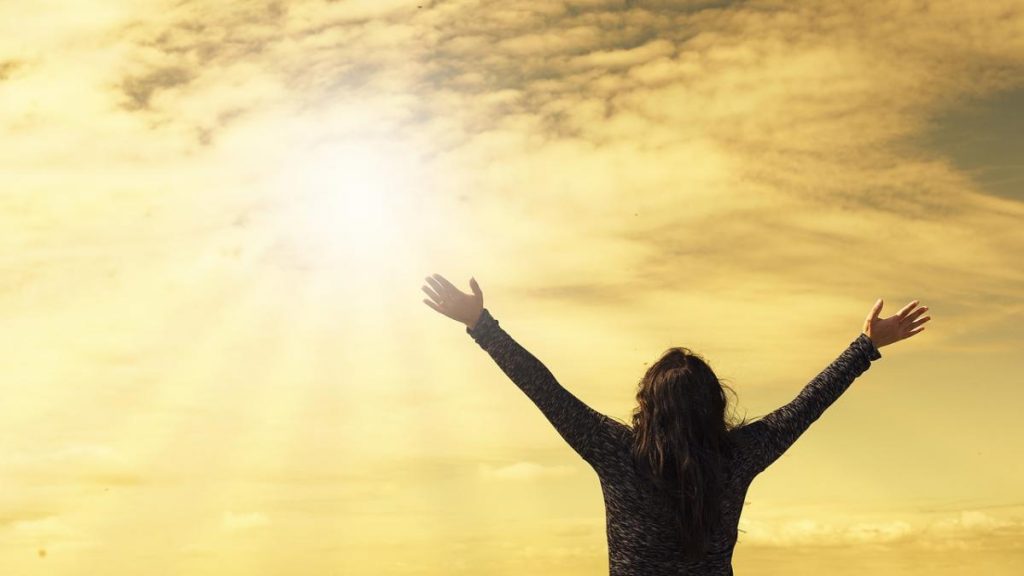 ¿Cuál es la terminación correcta de la palabra nefelibata?