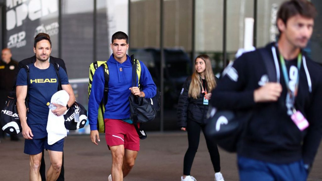 Se refugia en sus seres queridos