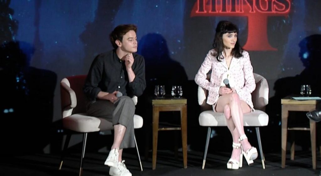 Natalia Dyer y Charlie Heaton