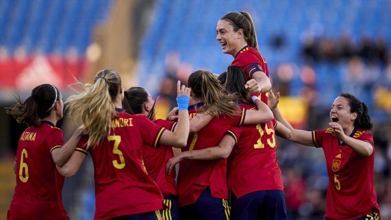 Mapi León y Patri Guijarro abandonan la concentración: 