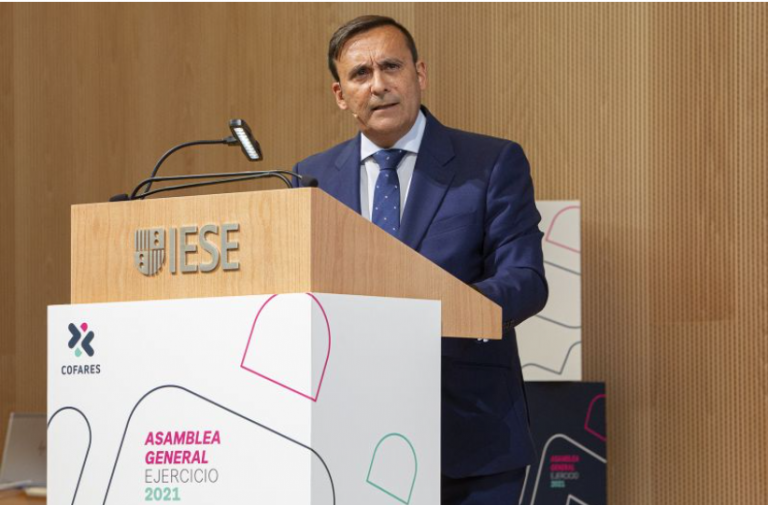 Eduardo Pastor consigue el respaldo mayoritario a su reforma para blindar el modelo de farmacia