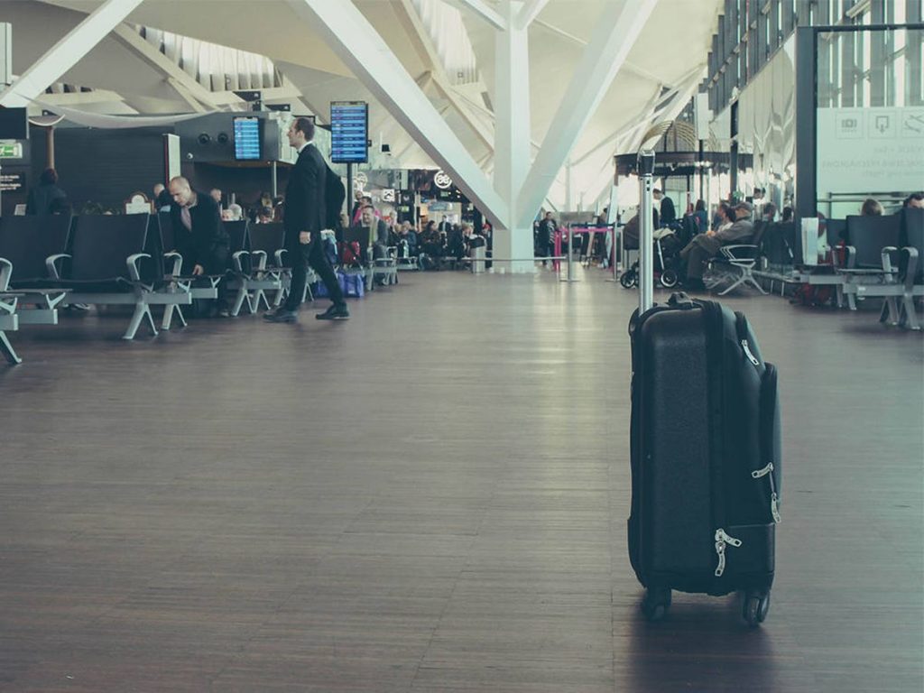 ¿Con cuánto deberán indemnizarme si se demora la entrega de mi maleta?