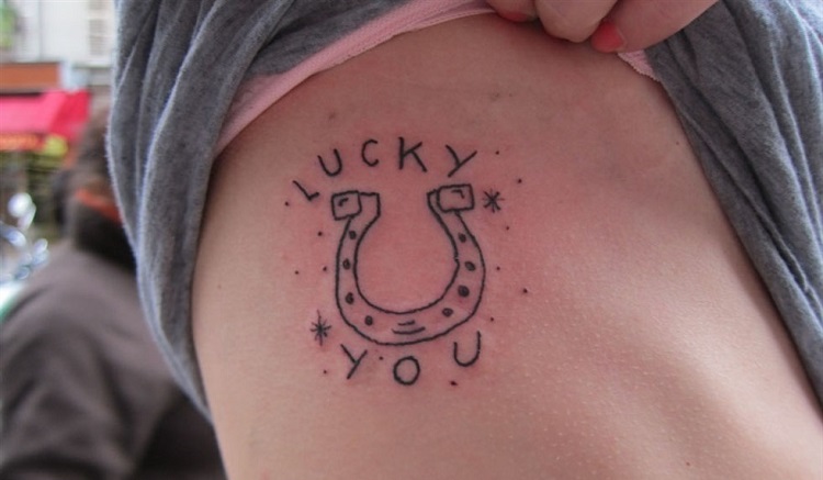 Famosos que se han tatuado cosas horribles