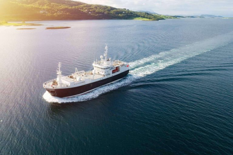 Nova Argonautica ofrece un catálogo de guiacabos con materiales náuticos de calidad