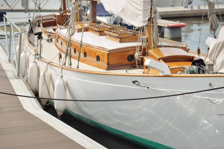 Mantenimiento de embarcaciones con antifouling, de la mano de Forboat.eu