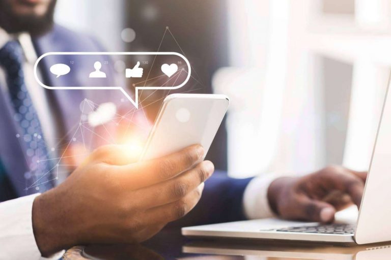 ¿Por qué es importante contar con expertos para crear una estrategia de contenidos para las empresas? Clover