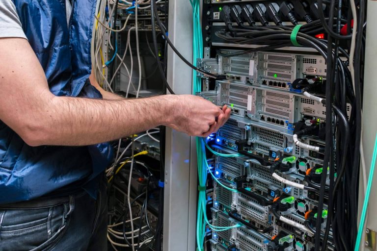 ¿Por qué es importante el mantenimiento de redes y equipos en las empresas?, por Nadunet