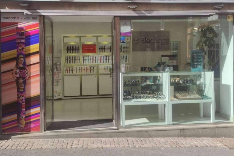 Elegance dispone de bisutería y joyería de mujer