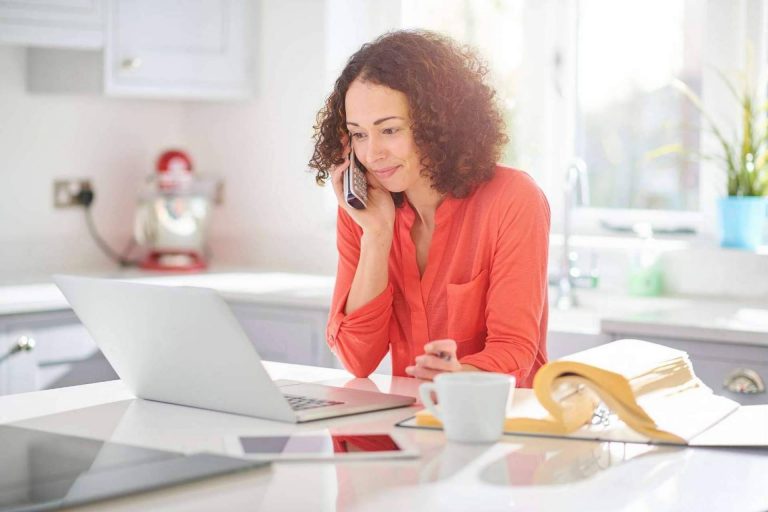 CrisEssens permite trabajar desde casa con su marca
