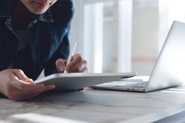 ¿Cuáles son los diversos tipos de firma electrónica que facilitan el desempeño empresarial?