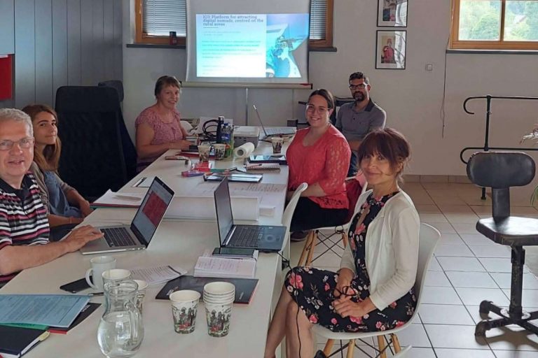 NOMADLAND, la iniciativa innovadora de un consorcio europeo para fomentar el nomadismo digital de jóvenes en áreas rurales