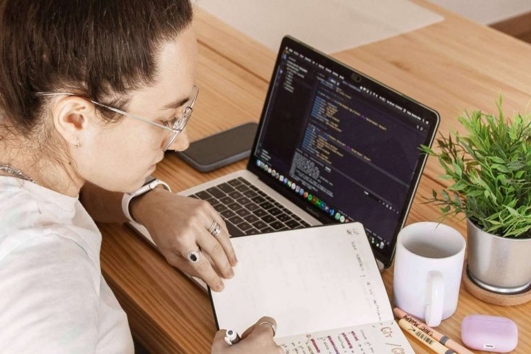 Asistir a cursos intensivos de programación con Codenotch