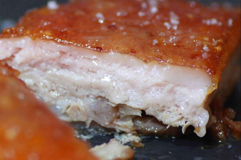 Una de las propuestas más destacadas de País de Quercus, el cochinillo ibérico confitado