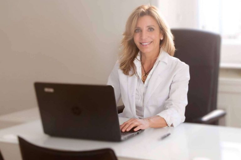 ¿Por qué los reconocimientos médicos son fundamentales para la práctica del buceo?, por la Dra. Clara Beltrán