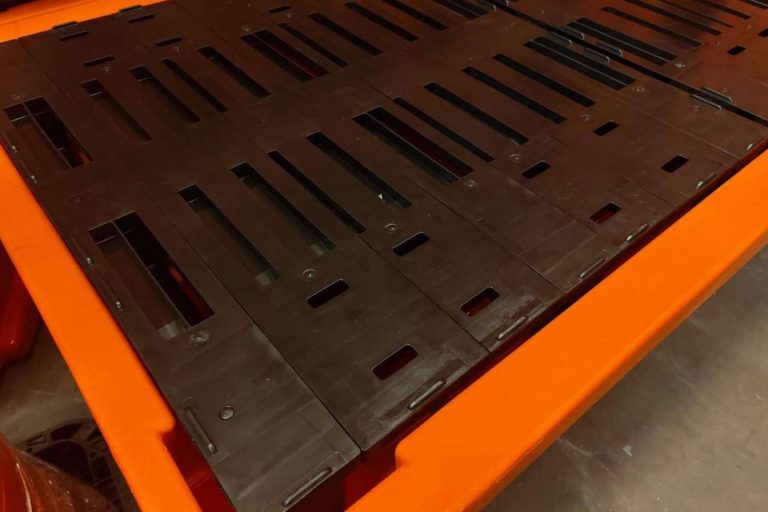 Absorbentes y Cubetos y los cubetos de retención, ¿Qué son y para qué sirven?