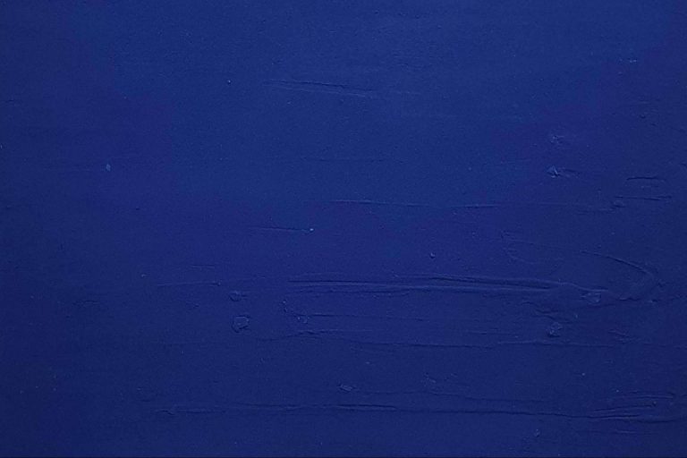 Pura Química es la nueva exposición presentada por el artista abstracto Momo Puente-Piazza en la Backyard Arte de Simancas