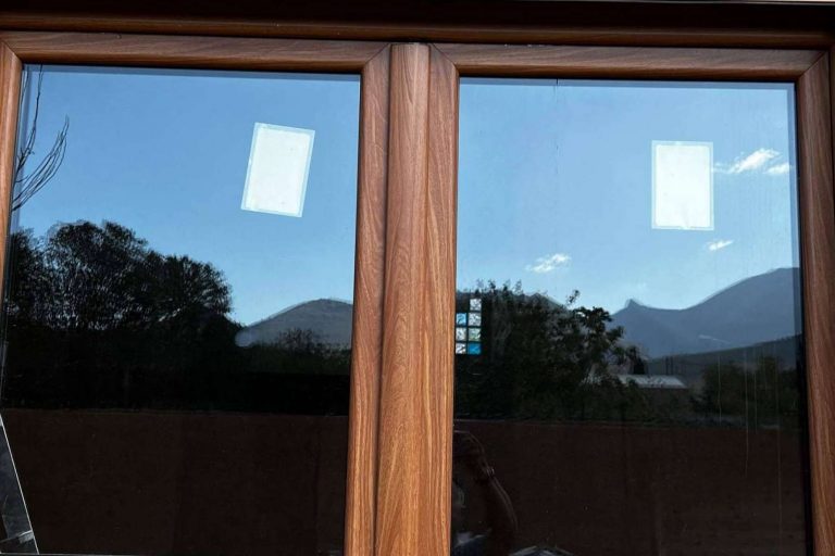 Fabricación de ventanas de PVC resistentes y asequibles por parte de Ventanas del Mader