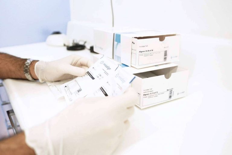 ¿Cuáles son los principales beneficios de la ortodoncia invisible?, por la Clínica Dental Ruiz de Gopegui