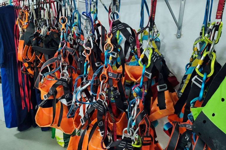 Una tienda de montaña en Barcelona donde alquilar material de montaña, Guía y Deportes de Aventura