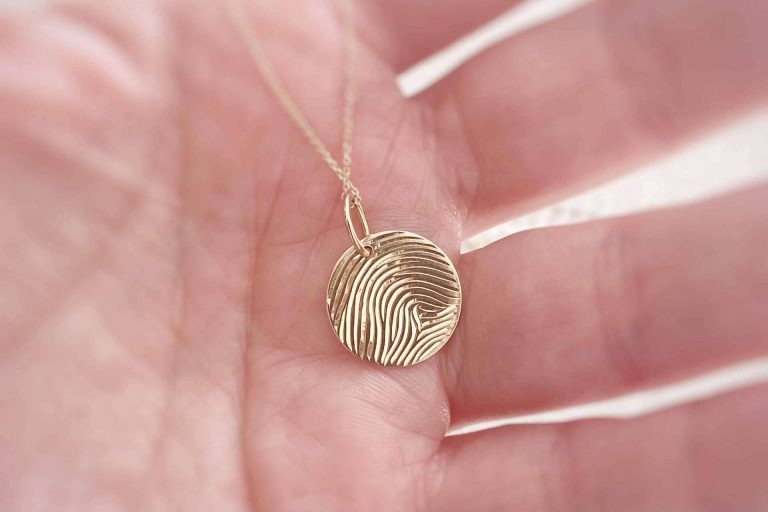 Recordar a los seres queridos con las joyas funerarias y memoriales