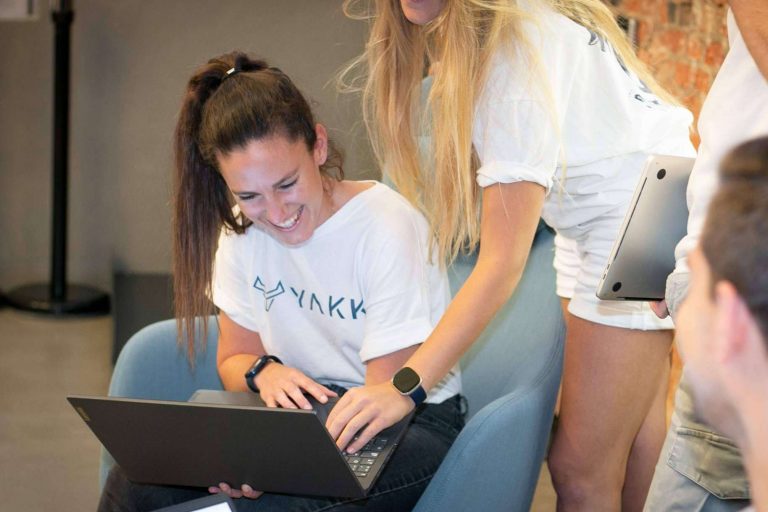 Yakk, la empresa con uno de los rentings tecnológicos más flexibles a nivel mundial que ofrece tecnología punta sin ataduras a las compañías