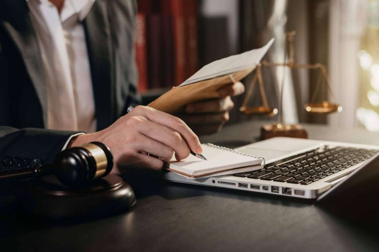 ¿Qué es una asesoría legal?, según Key Iberboard