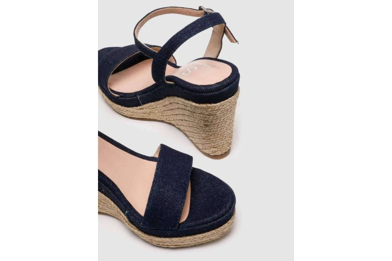 Sasha Santana y sus alpargatas artesanas