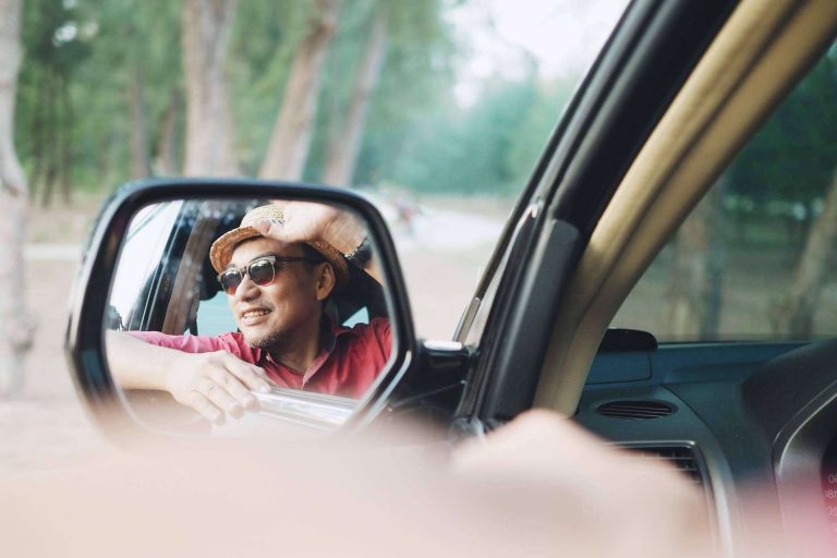 Rent Car Deluxe dispone de la opción de alquilar un coche de lujo para hacer un regalo único