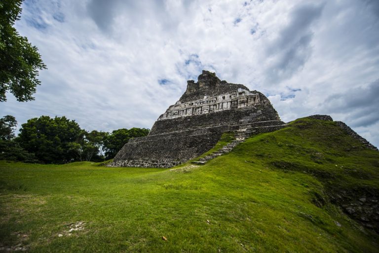 Esplendor maya: cuatro metrópolis ancestrales donde descubrir el legado arqueológico de Centroamérica