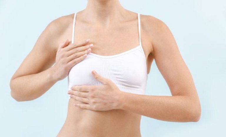 ¿Se puede conseguir un aumento de pecho natural con cirugía?