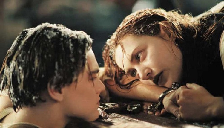 Reseñas periodísticas que arruinarán tus películas favoritas