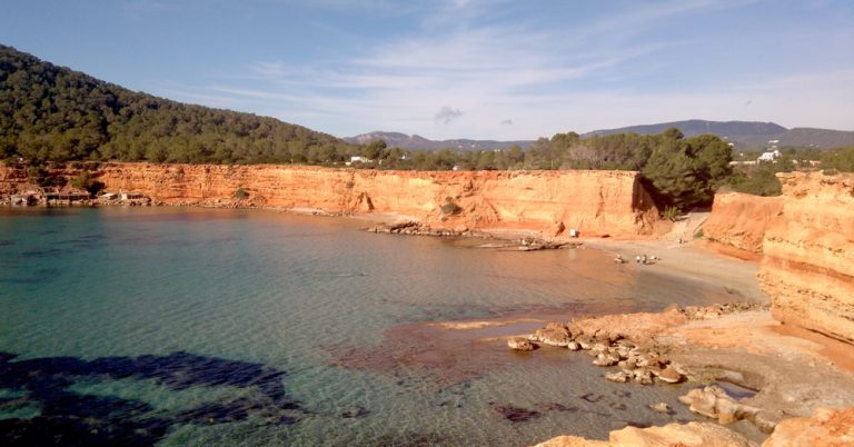 Fangoterapia: Playas de España donde darse un baño de barro