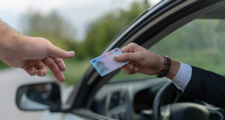 Renovar carnet conducir conductores DGT