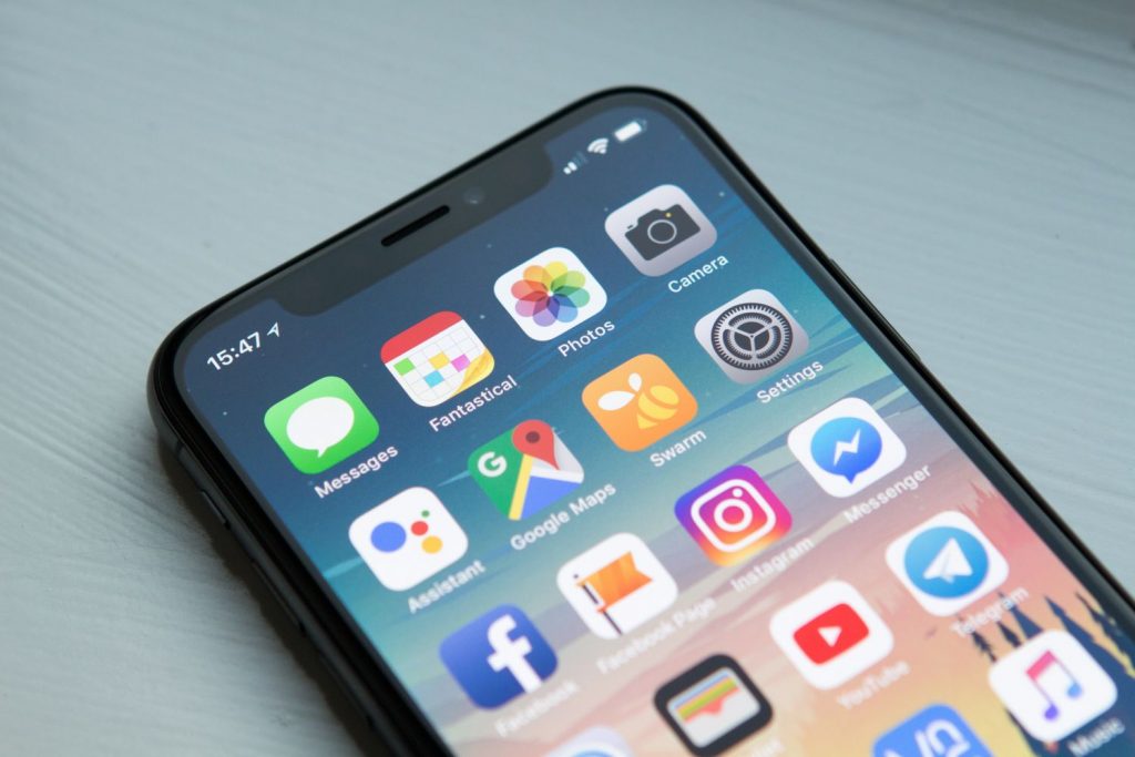 Aplicaciones en Android e iPhone que te van a robar