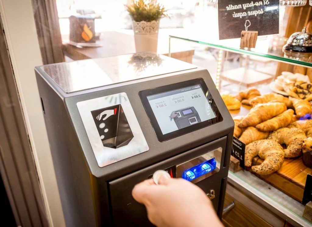 El motivo por el que no debes pagar tu compra del súper en una caja de autocobro