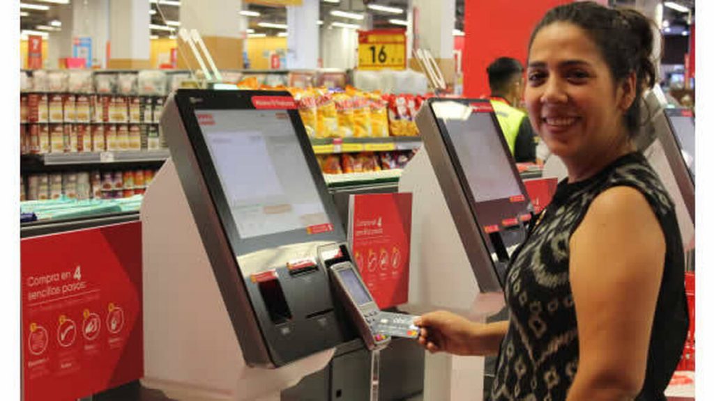 El motivo por el que no debes pagar tu compra del súper en una caja de autocobro